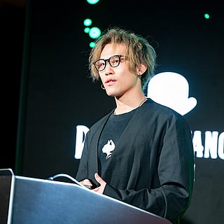 Xuan Huang · 黄玄