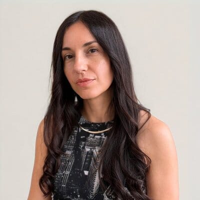 Loredana Crisan