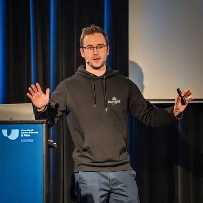 Niels Pfau